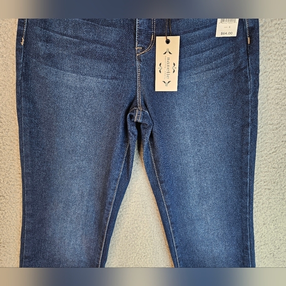 Nanette Lepore Belle High Rise Kick Boots Med Wash Jeans Sz 4 Casual Comfort - Picture 3 of 11
